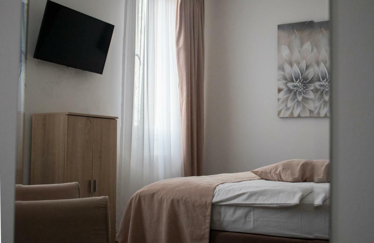 National Plus Zagreb Extérieur photo
